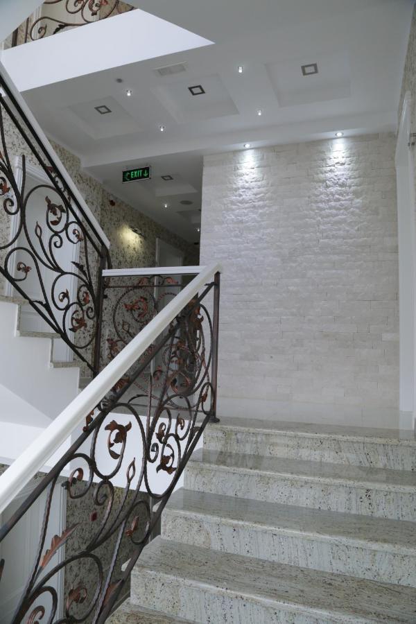 Hotel Metropolis Ulcinj Exterior foto